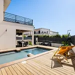 Azura Family Jet Pool Near *