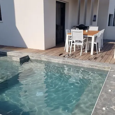 Azura Family Jet Pool Near Villa *